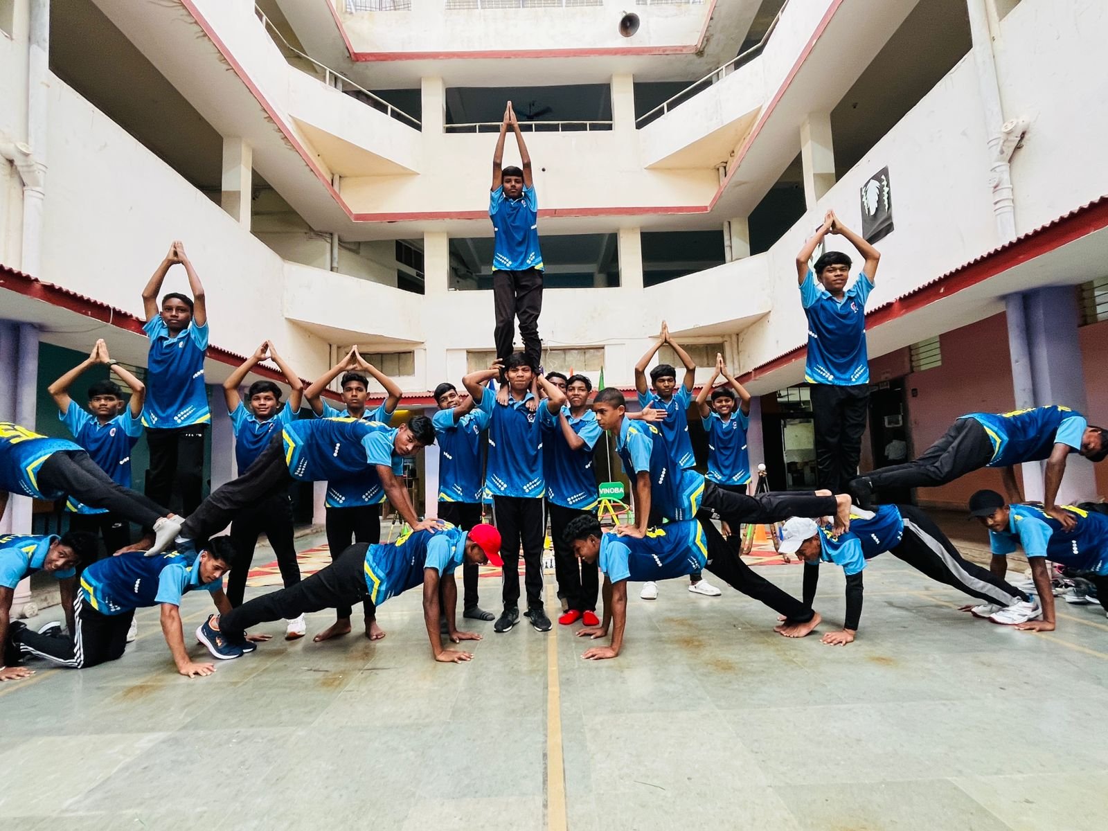 मेजर ध्यानचंद जी के स्मृति में गुरुकुल पब्लिक स्कूल के द्वारा राष्ट्रीय खेल दिवस मनाया गया 2 IMG 20250829 WA0019