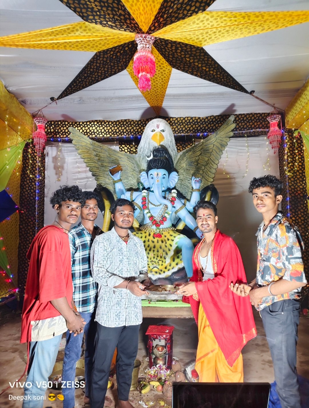 राजानवागांव बाजार चौक में शिवरूप में विराजे बप्पा 2 IMG 20250827 200048