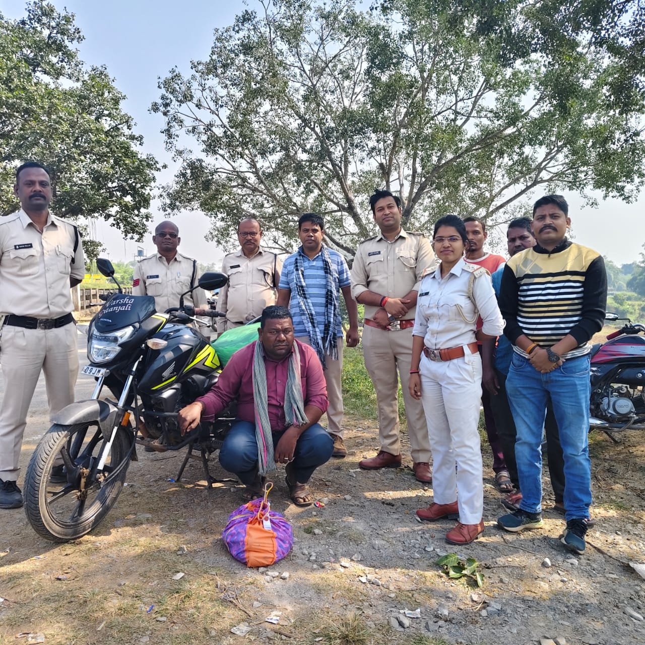 बेमेतरा से लाई गई अवैध शराब पर आबकारी विभाग की बड़ी कार्यवाही, कवर्धा में दो प्रकरण दर्ज 1 IMG 20251113 WA0034