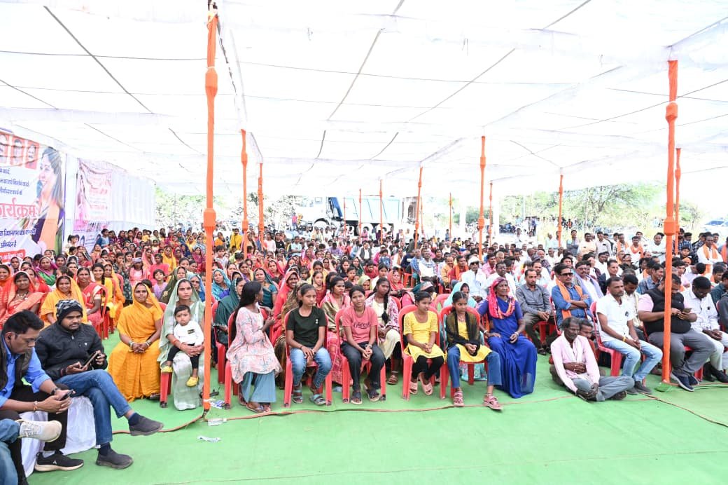 पंडरिया विधानसभा में विधायक भावना बोहरा ने सिंचाई सुविधा के विस्तार और किसानों की समृद्धि के लिए किया 13 करोड़ से अधिक के परियोजनाओं का भूमिपूजन पंडरिया विधायक भावना बोहरा के सतत प्रयासों से विधानसभा के किसानों को सिंचाई सुविधा के लिए मिली 13 करोड़ से अधिक की सौगात 3 IMG 20251208 WA0079