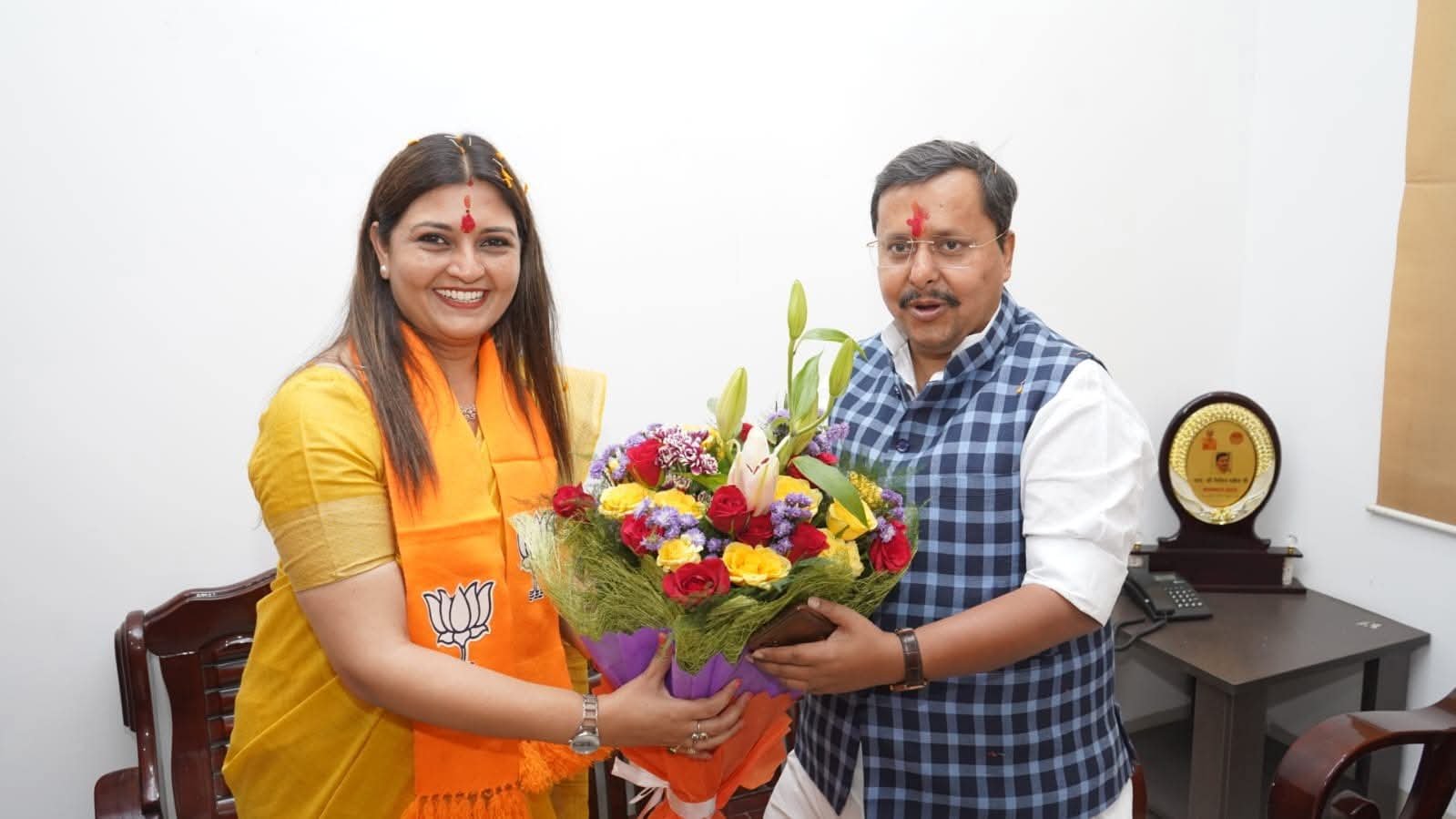 एक कार्यकार्यता से नेतृत्वकर्ता तक नितिन नवीन जी का समर्पण और परिश्रम हम सबके लिए प्रेरणा है : भावना बोहरा प्रदेश प्रभारी नितिन नवीन जी को राष्ट्रीय कार्यकारी अध्यक्ष बनने पर विधायक भावना बोहरा ने दी शुभकामनाएं, कहा पार्टी एवं देश के प्रति उनका समर्पण अनुकरणीय है 1 IMG 20251215 WA0061