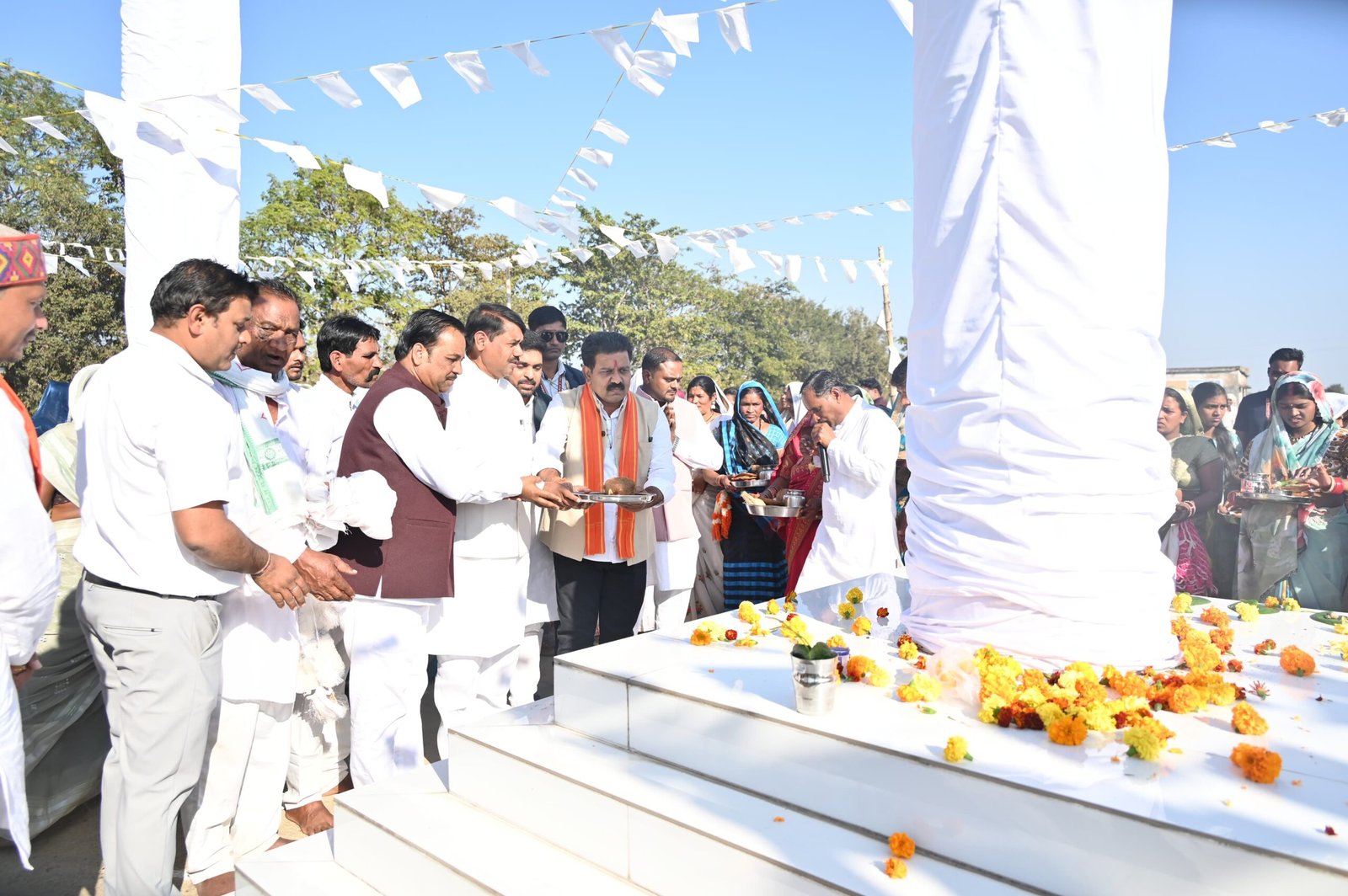 संत गुरू घासीदास बाबा के संदेश से समाज को मिली एकता और मानवता की प्रेरणा– उप मुख्यमंत्री विजय शर्मा 3 IMG 20251218 WA0118 scaled