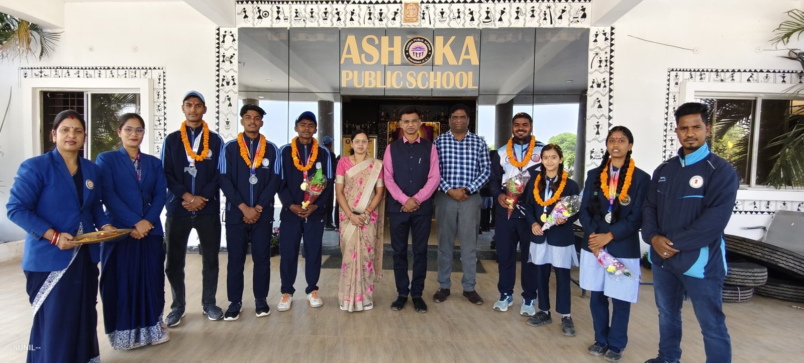 अशोका पब्लिक स्कूल के खिलाड़ियों का स्वर्णिम स्वागत, प्रदेश को दिलाया डबल गोल्ड , इस वर्ष 50 पदकों की ऐतिहासिक उपलब्धि 1 IMG 20260213 WA0084 scaled