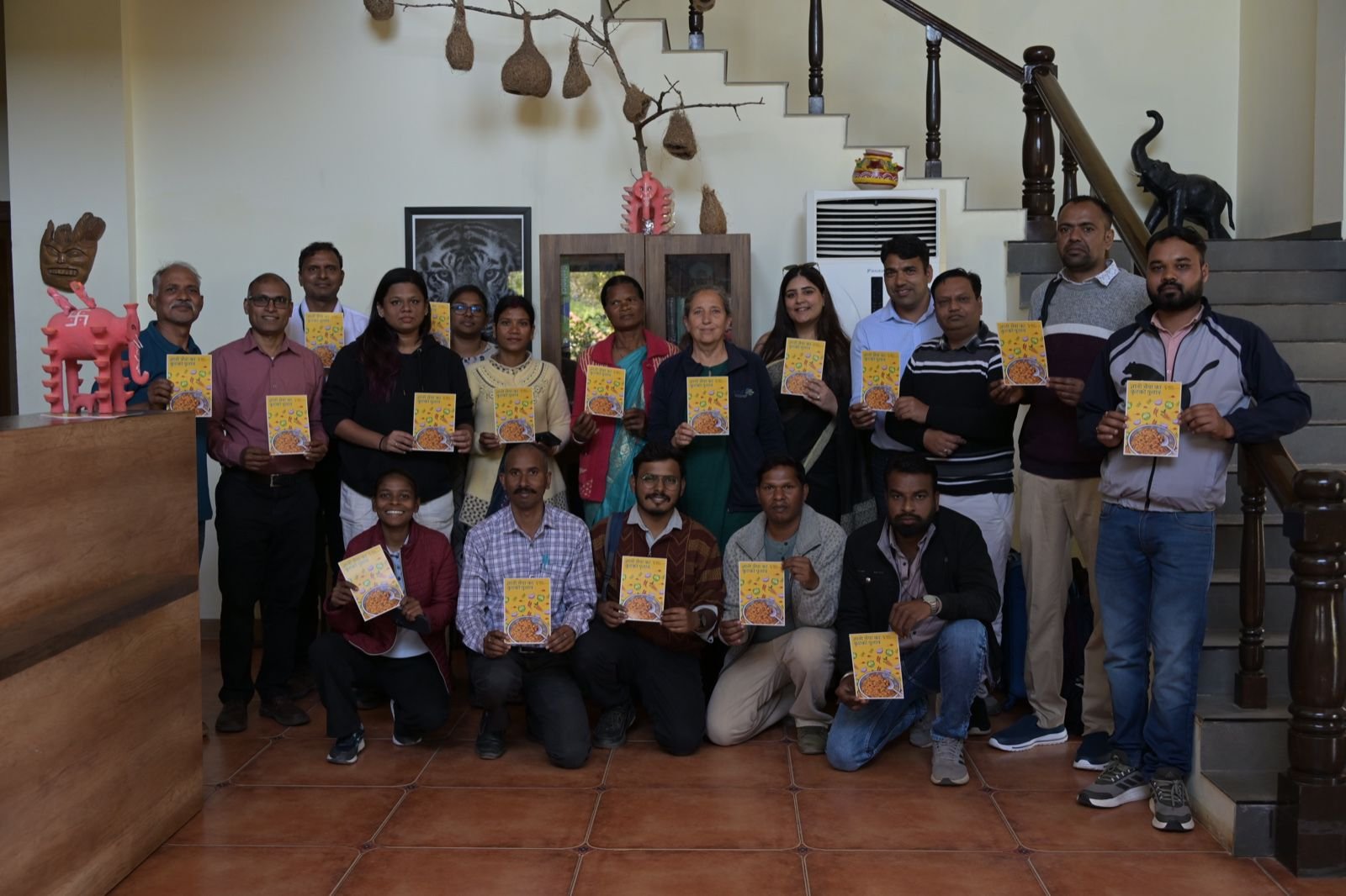 मिलेट्स पोषण, जलवायु लचीलापन और आजीविकाओं के संगम पर स्थित हैं। उनका भविष्य इस बात पर निर्भर करता है कि हम ज़मीनी हकीकत को साक्ष्य, बुनियादी ढाँचे और दीर्घकालिक समुदाय स्वामित्व से कितनी प्रभावी ढंग से जोड़ पाते हैं, — प्रो. रूथ डेफ्रीज़, फाउंडर-डायरेक्टर, 2 IMG 20260218 WA0049