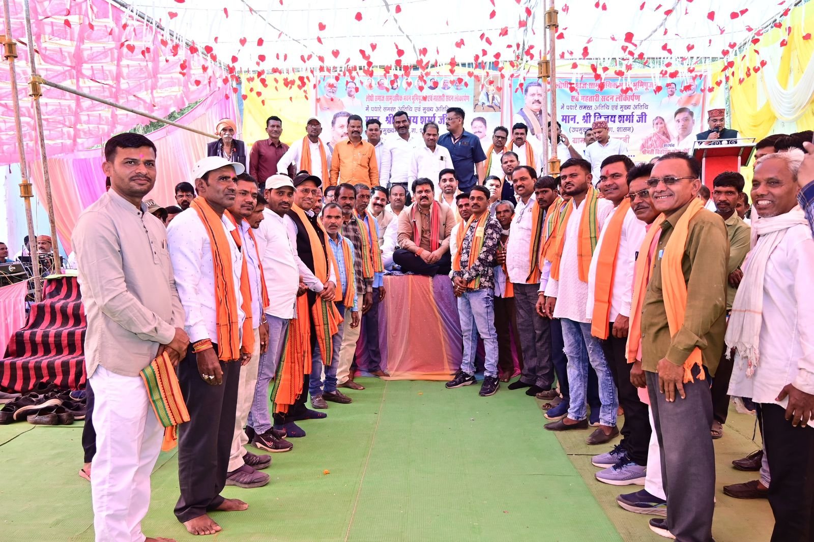 ग्राम बम्हनी सरपंच सुरेश कौशिक सहित सैकड़ों ग्रामीण भाजपा में शामिल, उप मुख्यमंत्री विजय शर्मा के नेतृत्व पर जताया विश्वास 1 IMG 20260219 WA0097