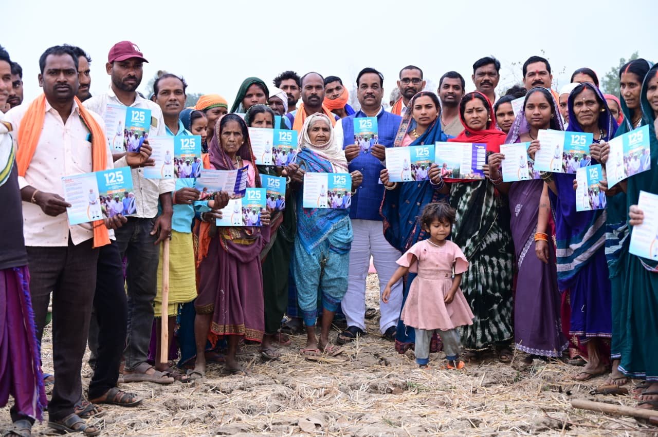 जिला पंचायत अध्यक्ष ईश्वरी साहू ने ‘जी राम जी’ योजना का प्रचार-प्रसार, विकास कार्यों का किया निरीक्षण 1 IMG 20260223 WA0073