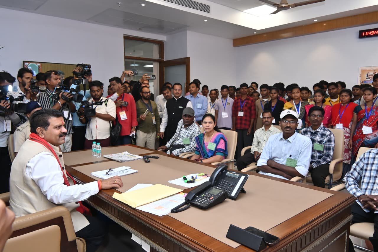 पुनर्वासित युवाओं ने विधानसभा में देखी जनतांत्रिक प्रक्रिया लोकतंत्र के इतिहास का एक अविस्मरणीय दिन 5 IMG 20260227 WA0046