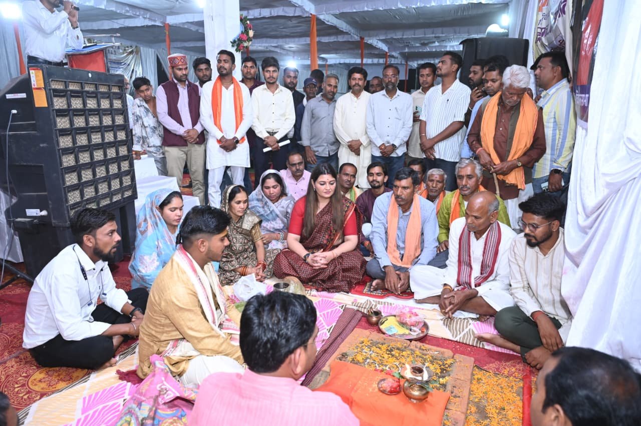 विधायक भावना बोहरा ने ₹4.75 करोड़ की लागत से जंगलपुर-लालपुर तक बहुप्रतीक्षित सड़क निर्माण कार्य का किया भूमिपूजन 3 IMG 20260228 WA0045