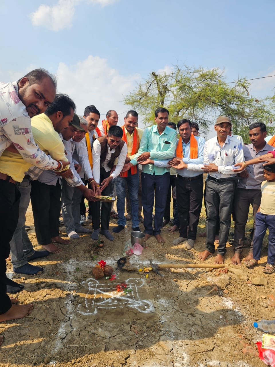 उपमुख्यमंत्री विजय शर्मा की सौगात: ग्राम खड़ौदा में 30 लाख की लागत से पंचायत भवन व पुलिया निर्माण का भूमिपूजन 2 IMG 20260301 WA0069