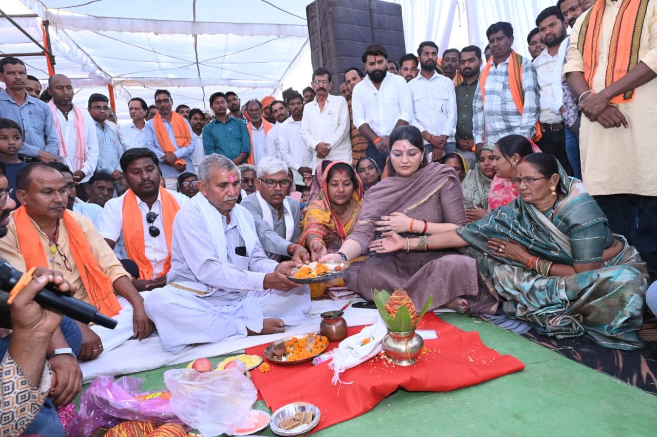 39.38 करोड़ से अधिक की लागत से बहुप्रतीक्षित सुतियापाट जलाशय परियोजना का विधायक भावना बोहरा ने किया भूमिपूजन, 17 गाँव के हजारों किसानों को मिलेगा लाभ 5 IMG 20260411 WA0058