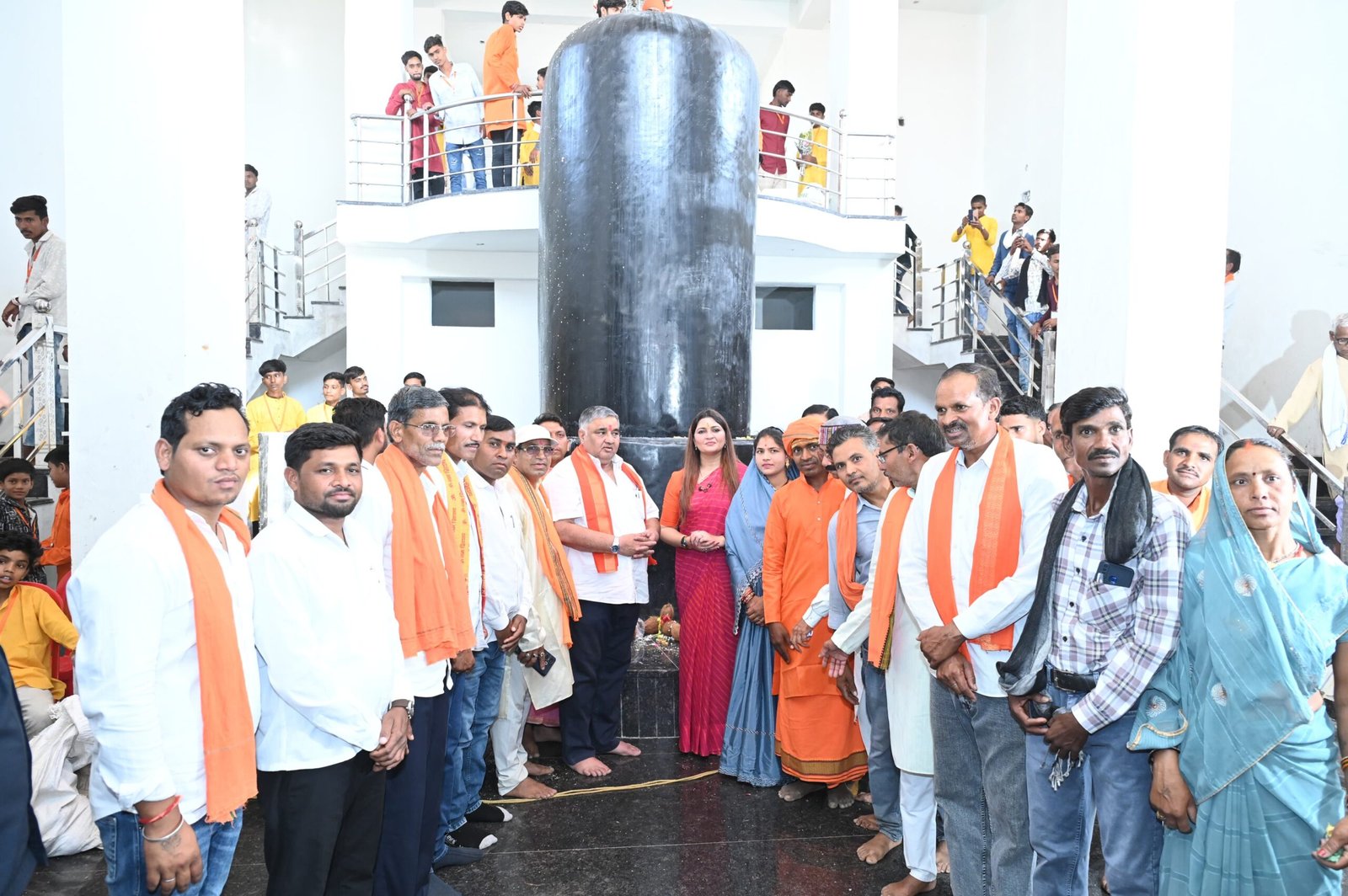 जानकीवन धाम शिव मंदिर प्राण प्रतिष्ठा में पर्यटन मंत्री राजेश अग्रवाल जी और पंडरिया विधायक भावना बोहरा ने पूजा कर छत्तीसगढ़ की समृद्धि की कामना की 3 IMG 20260414 WA0075 scaled