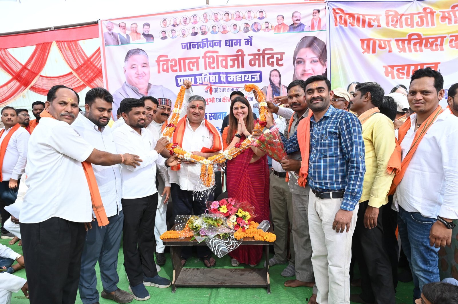 जानकीवन धाम शिव मंदिर प्राण प्रतिष्ठा में पर्यटन मंत्री राजेश अग्रवाल जी और पंडरिया विधायक भावना बोहरा ने पूजा कर छत्तीसगढ़ की समृद्धि की कामना की 1 IMG 20260414 WA0076 scaled