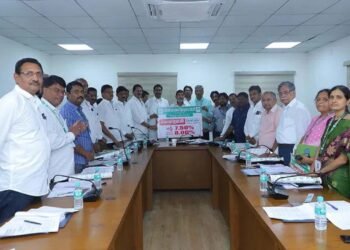 Karimnagar: करीमनगर DCCB ने ‘सहकार क्रांति’ योजना के तहत जमा पर ब्याज दरें बढ़ाईं