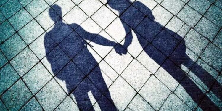 किशोरी घर से आठ लाख के जेवर व 50,000 रुपये लेकर हुई गायब