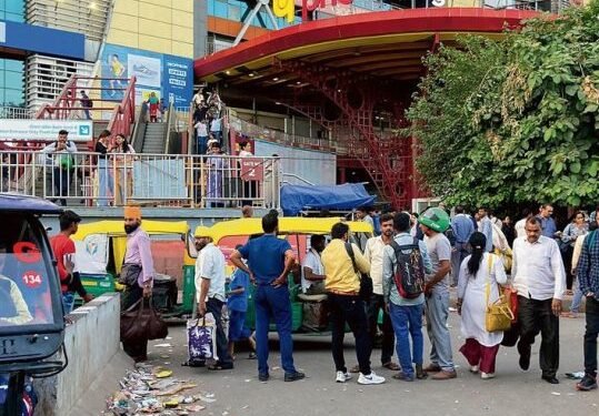 Haryana : गुरुग्राम में मेट्रो स्टेशनों पर भीड़ कम करें, डीएमआरसी ने अधिकारियों से कहा