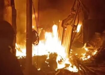 Rangareddy News: रंगारेड्डी में स्क्रैप गोदाम में लगी आग