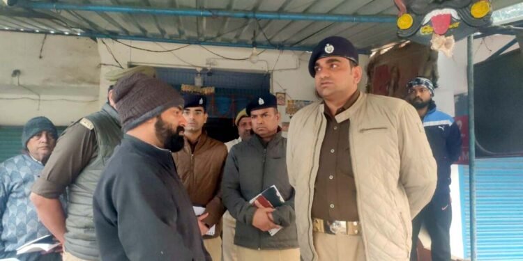 सुबह टहलने निकले वृद्ध की गोली मारकर हत्या