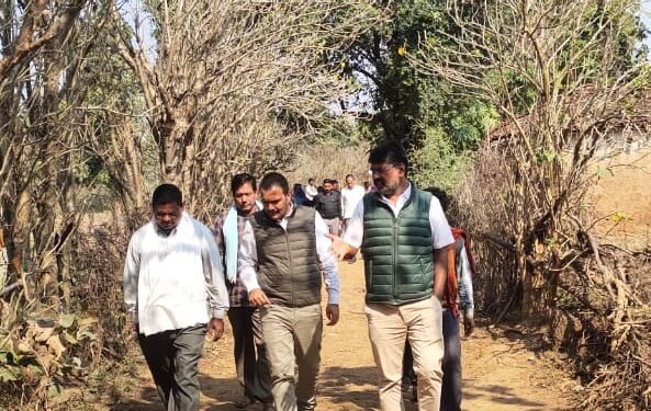 बैगा परिवार की मौत पर संदेह, मृतकों के परिजनों को पचास लाख रुपए की सहायता राशि दें सरकार - नवीन जायसवाल 1 बैगा परिवार की मौत पर संदेह, मृतकों के परिजनों को पचास लाख रुपए की सहायता राशि दें सरकार – नवीन जायसवाल