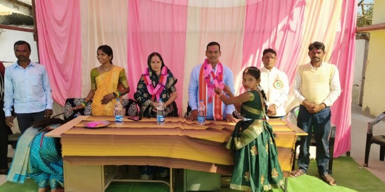 गणतंत्र दिवस के पावन अवसर में पंडरिया जनपद अध्यक्ष समुंद सेवाराम कुर्रे अपने जनपद क्षेत्र के विभिन्न कार्यक्रमों में हुए शामिल