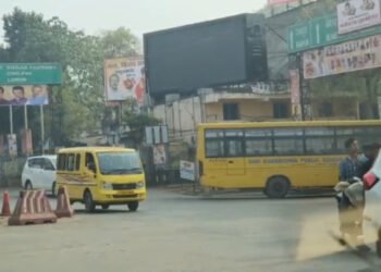 Kawardha कबीरधाम जिले में स्कूल बसों का परिचालन शुरू, हड़ताल समाप्त, बुधवार सुबह से स्कूल बसें चलने शुरू हुई, स्कूल बच्चों और अभिभावकों को मिली बड़ी राहत