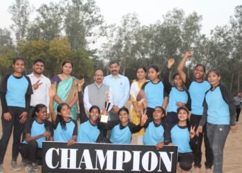 अंतर महाविद्यालय सॉफ्टबॉल प्रतियोगिता में पीजी कॉलेज कवर्धा विजेता