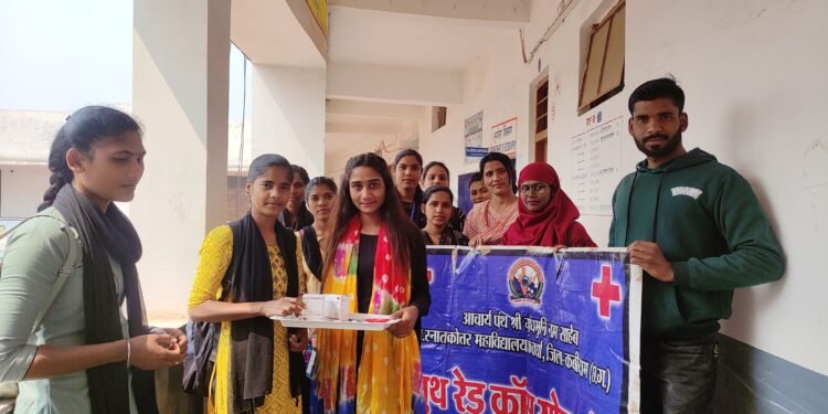 पी. जी.कालेज में कृमि मुक्ति हेतु टेबलेट एल्बेन्डाजोल का वितरण। 1 पी. जी.कालेज में कृमि मुक्ति हेतु टेबलेट एल्बेन्डाजोल का वितरण।