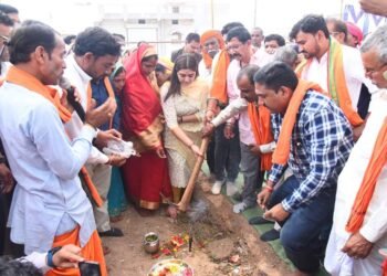 विधायक भावना बोहरा ने किया सुतियापाट नहर विस्तारीकरण कार्य का भूमिपूजन, कहा संघर्ष से सफलता में किसानों और जनता का मिला विशेष सहयोग
