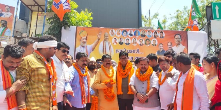 गृह मंत्री अमित शाह का छत्‍तीसगढ़ के कवर्धा में पहली चुनावी सभा ,दौरे से पहले कवर्धा पहुंचे नितिन नबीन,कार्यकर्ताओं के साथ तैयारियों को लेकर की बैठक