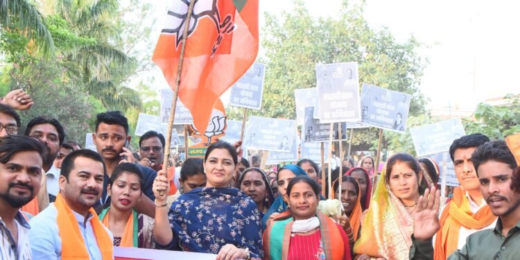 26 अप्रैल को राजनांदगांव लोकसभा की महिलाएं मोदी को तीसरी बार प्रधानमंत्री बनाने के लिए संकल्पित हैं : भावना बोहरा 1 26 अप्रैल को राजनांदगांव लोकसभा की महिलाएं मोदी को तीसरी बार प्रधानमंत्री बनाने के लिए संकल्पित हैं : भावना बोहरा