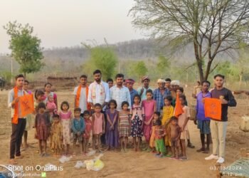 *अंगरा लें बचाबो जनजाति परिवार ल चप्पल पहिनाबो एक अभियान :- अभाविप