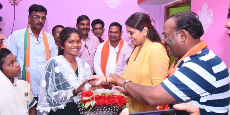 कबीरधाम की बेटियों नेकबीरधाम राज्य के प्रवीण्य सूची में स्थान पाकर किया गौरवान्वित