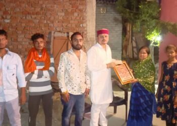 निकले गौ रक्षक की सड़क दुर्घटना में दर्दनाक मौत, शंकराचार्य जी ने तत्काल पहुंचाई परिवार को आर्थिक मदद