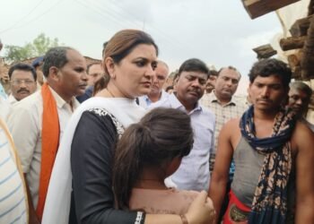 विधायक भावना बोहरा ने कुकदुर हादसे में मृतकों के बच्चों को लिया गोद, शिक्षा,विवाह और रोजगार तक जिम्मेदारी उठाने का दिया भरोसा