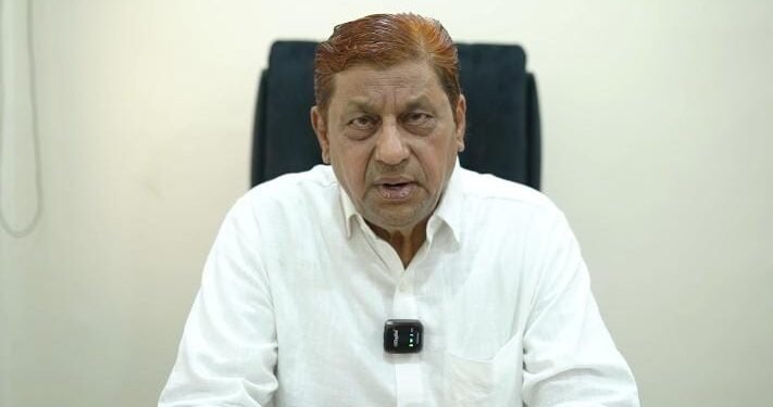 वाहन दुर्घटना में 19, लोगों की मौत पर अकबर की गहरी सवेंदना घायलों के शीघ्र स्वास्थ्य लाभ की कामना 1 वाहन दुर्घटना में 19, लोगों की  मौत पर अकबर की गहरी सवेंदना घायलों के शीघ्र स्वास्थ्य लाभ की कामना