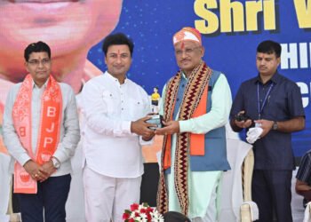 रायपुर : मुख्यमंत्री  विष्णु देव साय राजधानी रायपुर के एमजी रोड स्थित जैन दादा बाड़ी पहुँचे