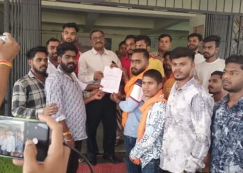 विश्व हिंदू परिषद बजरंगदल कबीरधाम जिला इकाई के तवत्धान में द्वारा जिलाधीश कबीरधाम भारत सरकार महामहिम राष्ट्रपति के नाम  ज्ञापन सौंपा