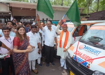 मुख्यमंत्री विष्णु देव साय ने पंडरिया विधायक भावना बोहरा द्वारा संचालित 5 निशुल्क एम्बुलेंस सेवा का किया शुभारम्भ