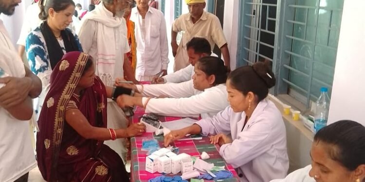 उपमुख्यमंत्री विजय शर्मा के निर्देश पर वनांचल क्षेत्रों में लगाया जा रहा निःशुल्क स्वास्थ्य कैंप 1 उपमुख्यमंत्री विजय शर्मा के निर्देश पर वनांचल क्षेत्रों में लगाया जा रहा निःशुल्क स्वास्थ्य कैंप