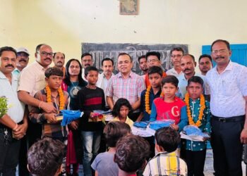 बच्चे अपने नए शैक्षणिक सफर की शुरूआत उत्साह, उमंग और खुशी के साथ करें-कलेक्टर  जनमेजय महोबे