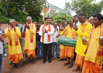 उपमुख्यमंत्री  विजय शर्मा ने श्री रामलला के दर्शन कर वापस कवर्धा पहुंचे श्रद्धालुओं का सीताराम संकीर्तन मंडली के साथ किया अभूतपूर्व स्वागत