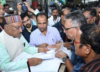 रायपुर : मुख्यमंत्री  विष्णु देव साय से मिलने जनदर्शन में पहुंचे हजारों लोग