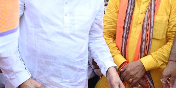 रायपुर : रथयात्रा महोत्सव में शामिल हुए राज्यपाल  हरिचंदन