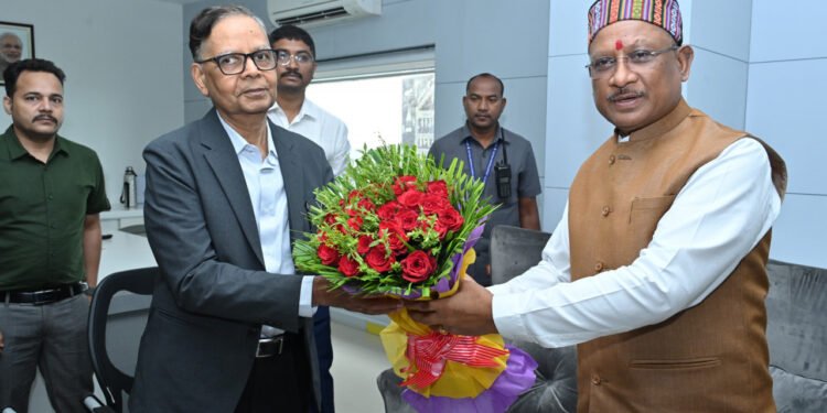 रायपुर : मुख्यमंत्री विष्णु देव साय से 16वें वित्त आयोग के अध्यक्ष अरविंद पनगढ़िया ने सौजन्य मुलाकात की मुख्यमंत्री विष्णु देव साय 1 रायपुर : मुख्यमंत्री विष्णु देव साय से 16वें वित्त आयोग के अध्यक्ष  अरविंद पनगढ़िया ने सौजन्य मुलाकात की मुख्यमंत्री विष्णु देव साय