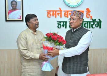 रायपुर : मुख्यमंत्री से वनमंत्री  केदार कश्यप ने की सौजन्य मुलाकात