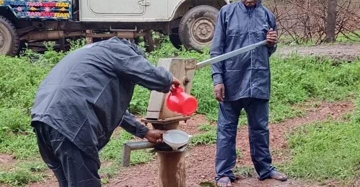 रायपुर : उपमुख्यमंत्री  विजय शर्मा के निर्देश पर कबीरधाम जिले में जलस्त्रोतों का क्लोरिनेशन और स्वच्छता अभियान शुरू