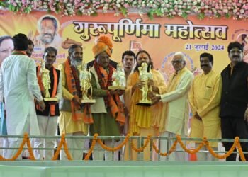 रायपुर : मुख्यमंत्री  विष्णु देव साय पाटेश्वर धाम में आयोजित गुरू पूर्णिमा महोत्सव में शामिल हुए मुख्यमंत्री  विष्णु देव साय