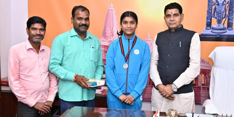 रायपुर : छत्तीसगढ़ की बेटियों ने राज्य और देश का मान बढ़ाया- खेल मंत्री  टंकराम वर्मा