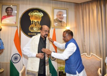 रायपुर : मनोनीत राज्यपाल  रमेन डेका से मुख्यमंत्री  साय ने प्रदेश के विकास पर की चर्चा