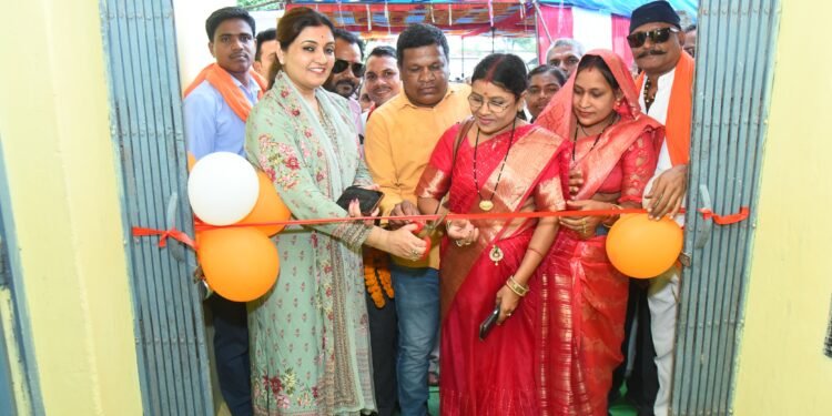 भावना दीदी की एक और गारंटी हुई पूरी, पंडरिया विधानसभा के सभी 7 स्थानों में हुआ जनसेवा ही भावना सेवा सुविधा केंद्र का शुभारम्भ