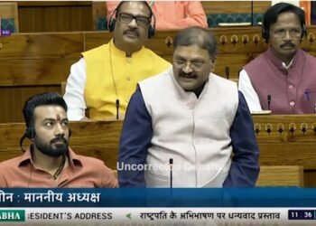 जरा सा कुदरत ने नवाजा, आके बैठे हो फलसफे में, तुम्हारा लहजा बता रहा है तुम्हारी दौलत नई-नई है - सांसद 10 जरा सा कुदरत ने नवाजा, आके बैठे हो फलसफे में, तुम्हारा लहजा बता रहा है तुम्हारी दौलत नई-नई है – सांसद